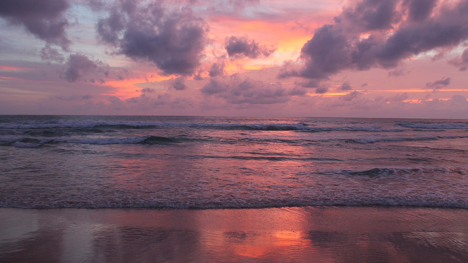 Sunset cruise rond Phuket: zonsondergang vanaf het water